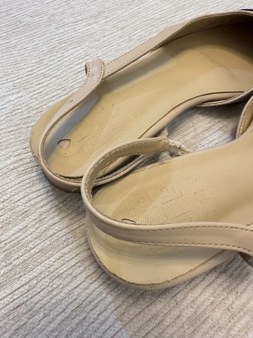 Hue Beige Slingback Flats with Black Cap Toe (US 9) (Category: Flats & Sandals) located in Paranaque City. Submitted by seriousshopper678 (Listing ID 1442810980, Image 2). Description: - Cute beige slingback flats - Black cap toe detail - Elasticated straps for a comfortable fit - Minor signs of wear on insoles and heel edges -small cracks on strap & light peeling in inner shoes - Ideal for everyday wear Shipping c/o buyer through Lalamove or gra