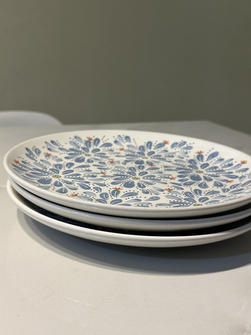 IKEA Blue Floral Pattern Plates Set of 3 (Category: Dinnerware & Cutlery) located in Manila. Submitted by tenshiii185 (Listing ID 1442793871, Image 3). Description: Set of 3 IKEA plates with blue floral pattern. Dishwasher & microwave safe. Perfect for everyday or special occasions. (TAKE ALL FOR 500).