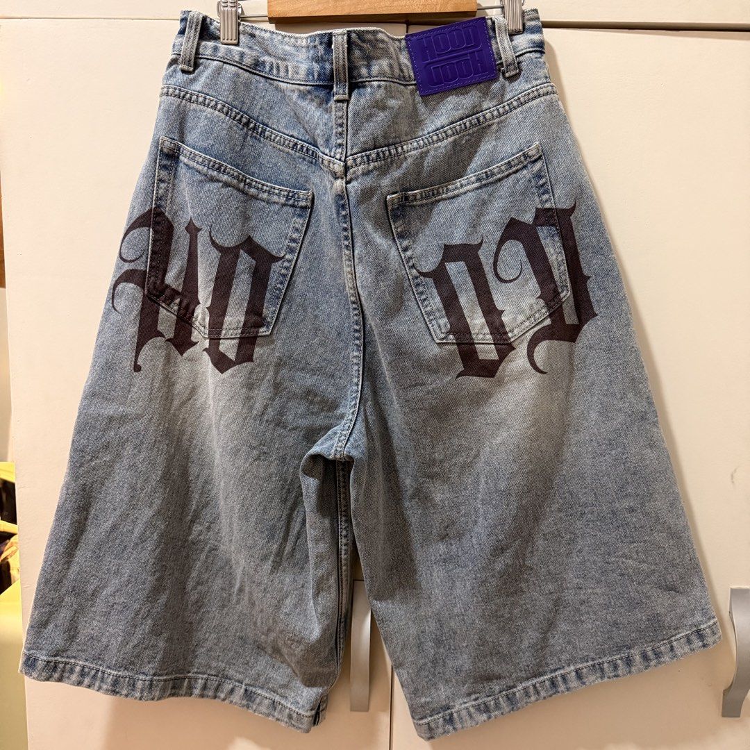 JORTS FROM KOREA 🇰🇷 (Category: Jeans) located in Cabanatuan. Submitted by geleen.declutter (Listing ID 1442818959, Image 2). Description: TRENDY JORTS from South Korean Fashion Brand | Really love this piece Unisex |Size 30-31 (See measurement pics) Length: 26" Leg Hole: 13" Removed tag but unused (can include tag sa shipping) RFS: Size was too big pala for me. Unable to fit this inside the store since they're not allowing for selected items :(