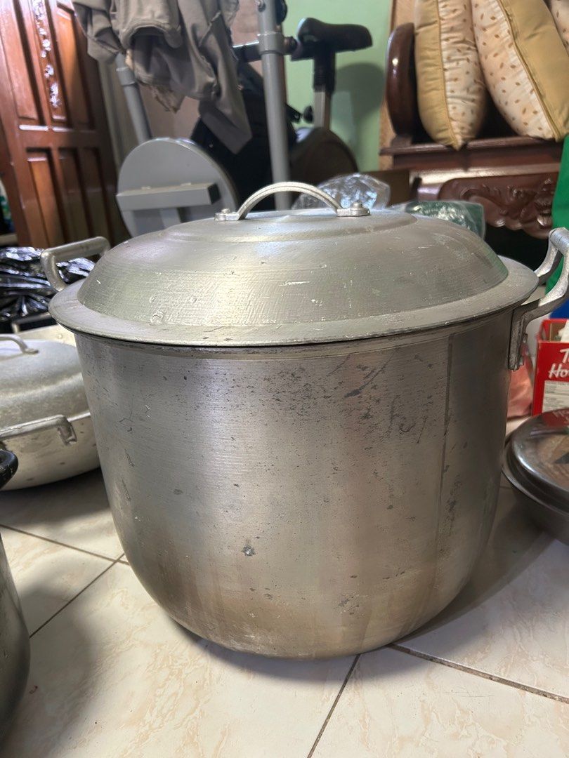 Kaldero (Category: Other Kitchenware & Tableware) located in Manila. Submitted by just_trying (Listing ID 1442814707, Image 3). Description: 1000 pesos each kaldero and kawa xxxl.