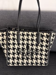(Category: ) located in . Submitted by preloved_items_roche (Listing ID 1442736313, Image 1). Description: .
