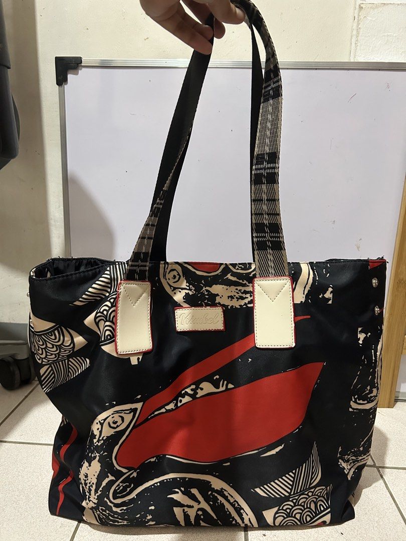 Kimbel Hand Bag (Category: Shoulder Bags) located in Imus. Submitted by hssj2026 (Listing ID 1442881149, Image 2). Description: Gifted. Used only once or twice..