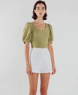 (Category: ) located in . Submitted by declutter_my_clothes (Listing ID 1442773095, Image 1). Description: .