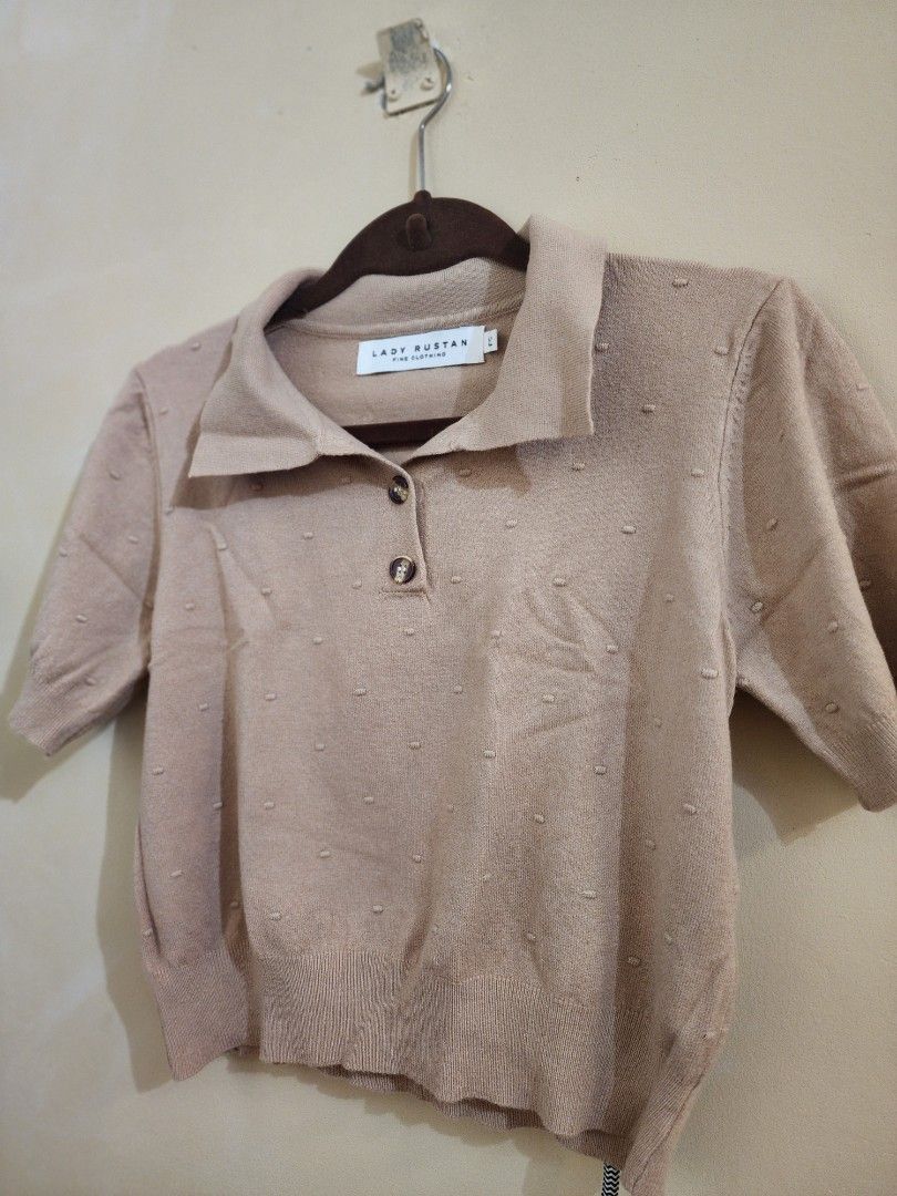 Lady Rustan Beige Knit Polo Top (Category: Blouses) located in Mandaluyong City. Submitted by aaa25 (Listing ID 1442867396, Image 2). Description: - Comfortable knit material polo top - In very good condition - Brand: Lady Rustan - Small.