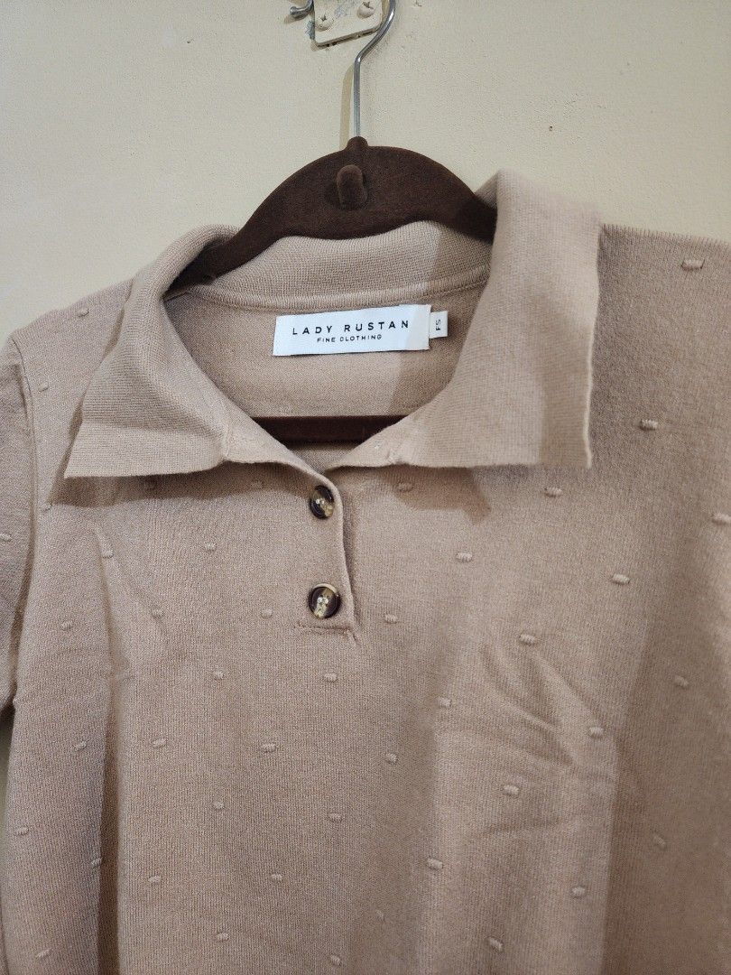 Lady Rustan Beige Knit Polo Top (Category: Blouses) located in Mandaluyong City. Submitted by aaa25 (Listing ID 1442867396, Image 3). Description: - Comfortable knit material polo top - In very good condition - Brand: Lady Rustan - Small.