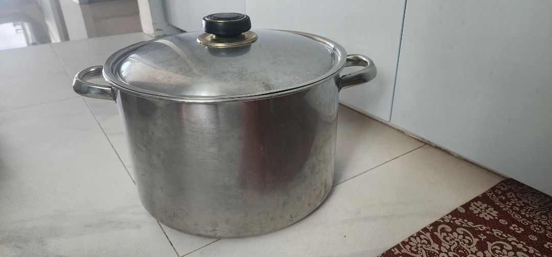 Large Stainless Steel Stock Pot with Lid