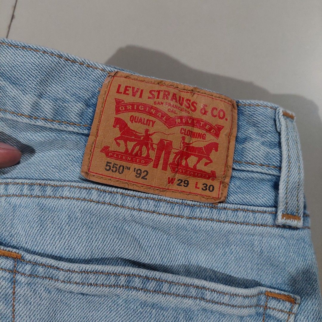 Levis 550 '92 (Category: Jeans) located in Dinalupihan. Submitted by rack-808 (Listing ID 1442826078, Image 2). Description: Levis 552'92 ‎30W × 39L good condition 7/10 color rate Need wash only (fresh from bale) Pm lang.