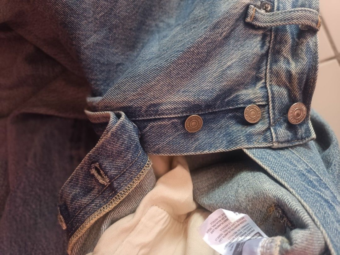 LEvis big E (Category: Jeans) located in Bandar Labuan. Submitted by qie_w (Listing ID 1442800014, Image 2). Description: sz 34 Labuh 42 semua asal.. kondisi lawa,kain lawa. rm700 nego.