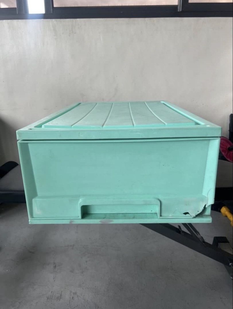 Light Green Plastic Storage Box with Lid (Category: Storage Boxes & Baskets) located in Quezon City. Submitted by cristintin (Listing ID 1442922104, Image 2). Description: - Large plastic storage box with lid - Light green color - Ideal for storing various items - Sturdy construction.