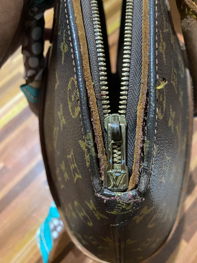 Louis Vuitton Ellipse Monogram Canvas handbag (Category: Luxury Bags & Wallets) located in General Santos City (Dadiangas). Submitted by abu_tasneem1 (Listing ID 1442746742, Image 3). Description: Louis Vuitton Ellipse Monogram Canvas handbag.