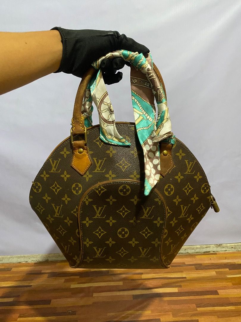 Louis Vuitton Ellipse Monogram Canvas handbag (Category: Luxury Bags & Wallets) located in General Santos City (Dadiangas). Submitted by abu_tasneem1 (Listing ID 1442746742, Image 2). Description: Louis Vuitton Ellipse Monogram Canvas handbag.