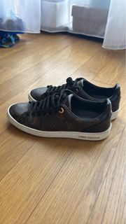 (Category: ) located in . Submitted by preloved.angecloset (Listing ID 1442830825, Image 1). Description: .