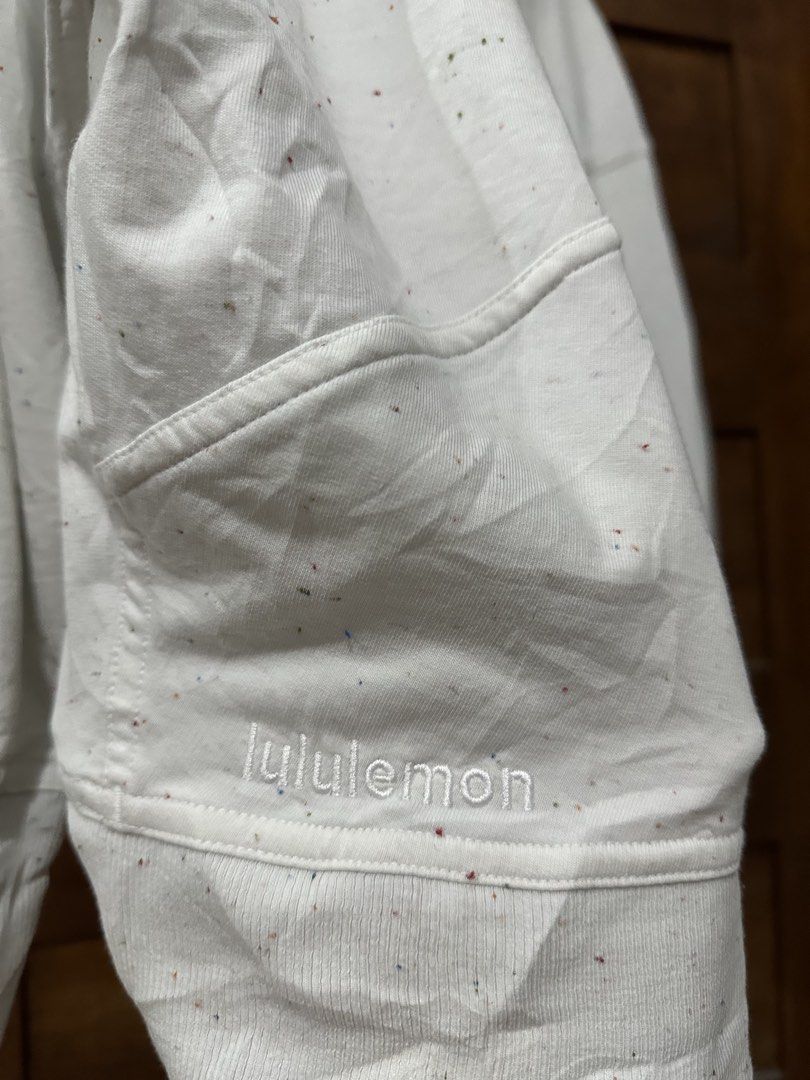 Lululemon All Yours Boyfriend Tee (Category: Coats, Jackets and Outerwear) located in Manila. Submitted by thriftedbykab (Listing ID 1442918018, Image 3). Description: .
