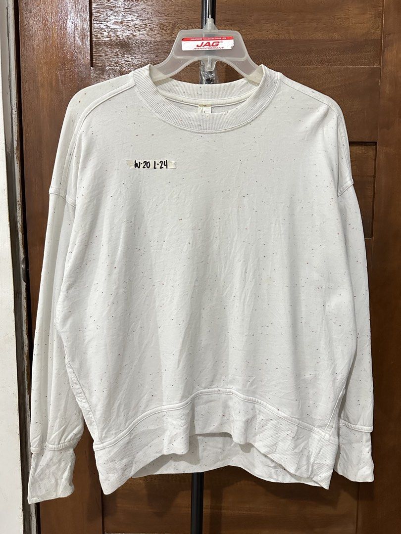 Lululemon All Yours Boyfriend Tee (Category: Coats, Jackets and Outerwear) located in Manila. Submitted by thriftedbykab (Listing ID 1442918018, Image 1). Description: .