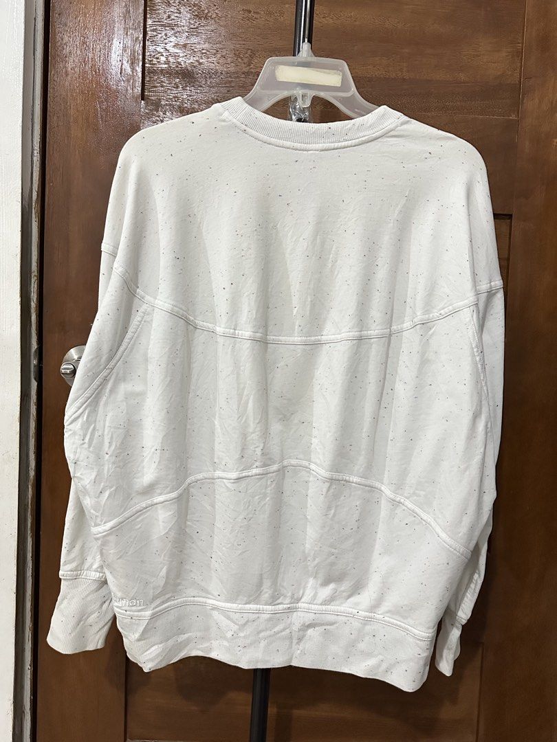 Lululemon All Yours Boyfriend Tee (Category: Coats, Jackets and Outerwear) located in Manila. Submitted by thriftedbykab (Listing ID 1442918018, Image 2). Description: .