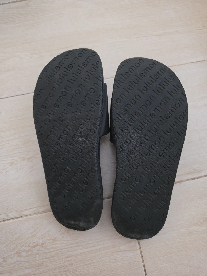 Lululemon Women's Restfeel Slide (Category: Activewear) located in Quezon City. Submitted by _cjbarrera (Listing ID 1442922131, Image 3). Description: US 7.