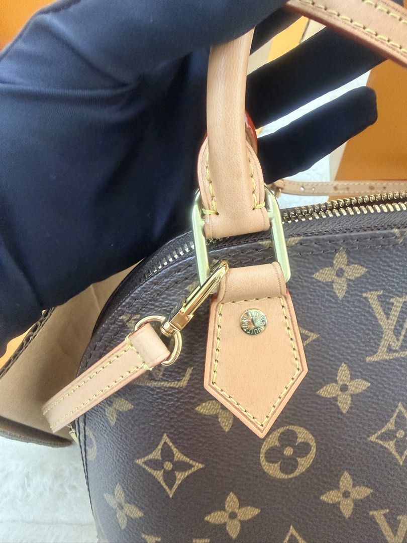 LV Alma BB (Category: Luxury Bags & Wallets) located in Caloocan City. Submitted by bbagsandpreloved (Listing ID 1442809546, Image 3). Description: With complete brand box, dustbag and paperbag.