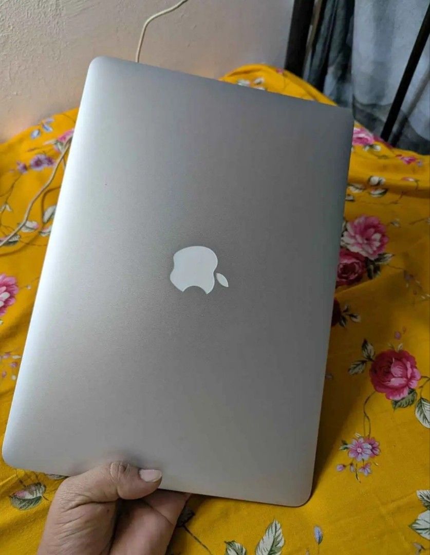 Macbook air 13 inc (2017) model477539992003553283