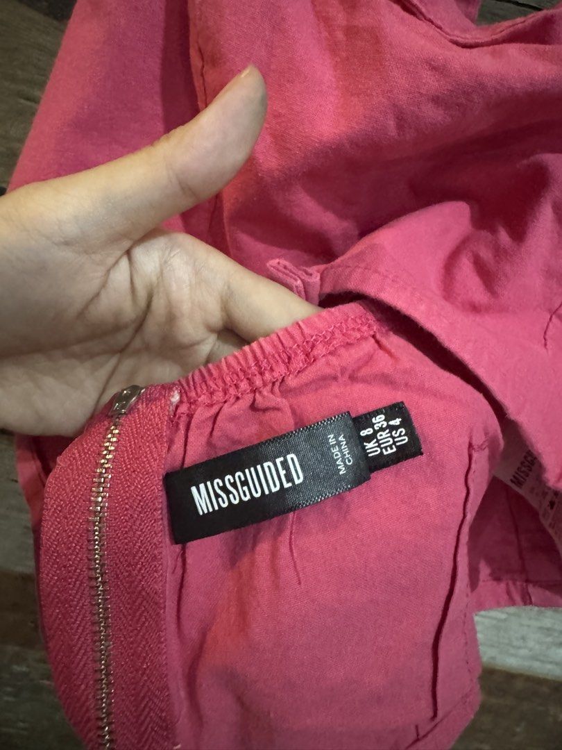 Missguided Cropped Pink Halter Top (Category: Sleeveless) located in Quezon City. Submitted by sophias.closet25 (Listing ID 1442826947, Image 3). Description: .