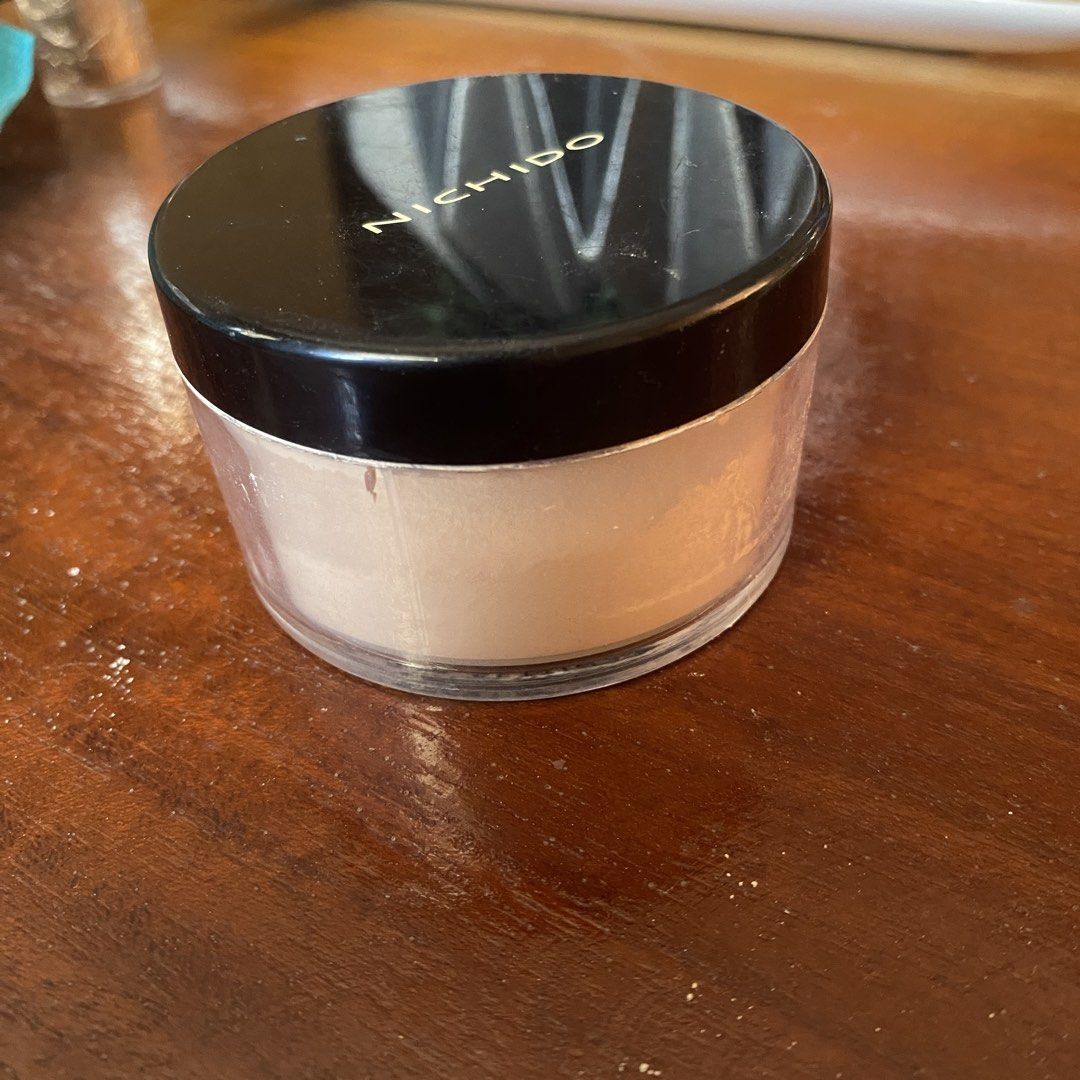 Nichido Translucent Setting Powder Creamy Glow (Category: Makeup) located in San Jose. Submitted by sparklyfinds (Listing ID 1442794424, Image 2). Description: - Nichido Translucent Setting Powder - Shade: Creamy Glow - Net Weight: 24.5g / 0.86 oz - Formula: Loose powder - Perfect for setting makeup.