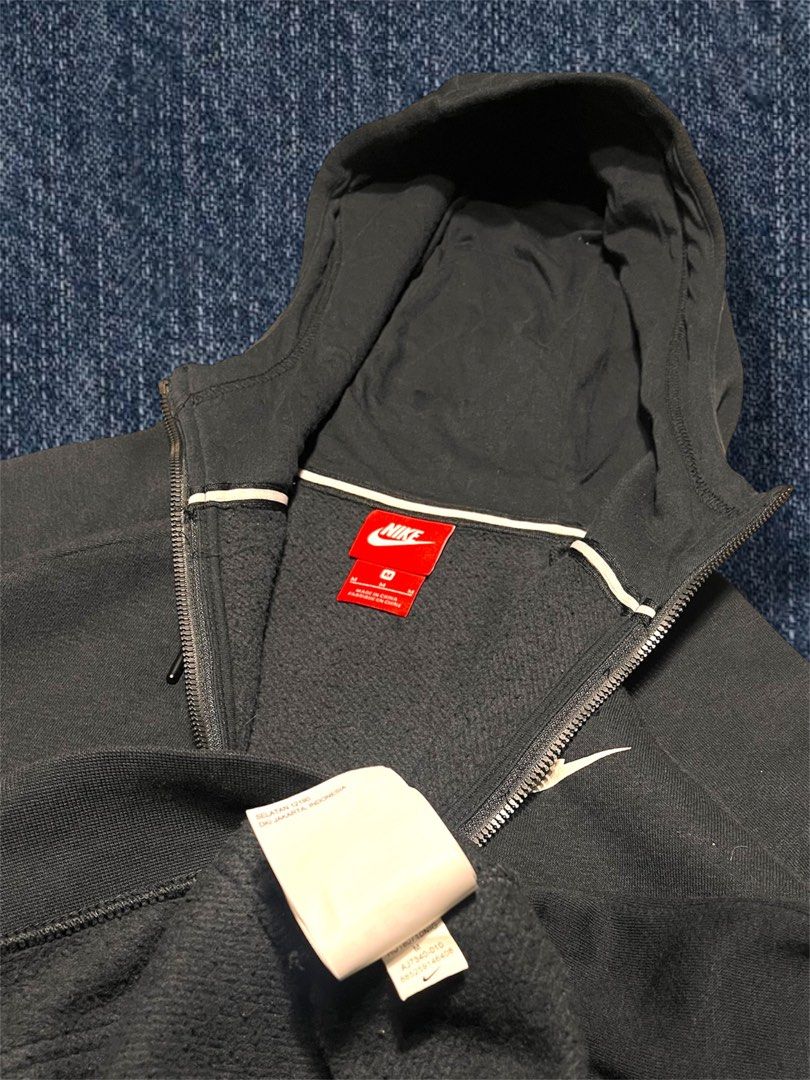 Nike adidas zip up hoodie (Category: Coats, Jackets and Outerwear) located in Angat. Submitted by andreibilledo13 (Listing ID 1442884067, Image 2). Description: M-Large fittings.