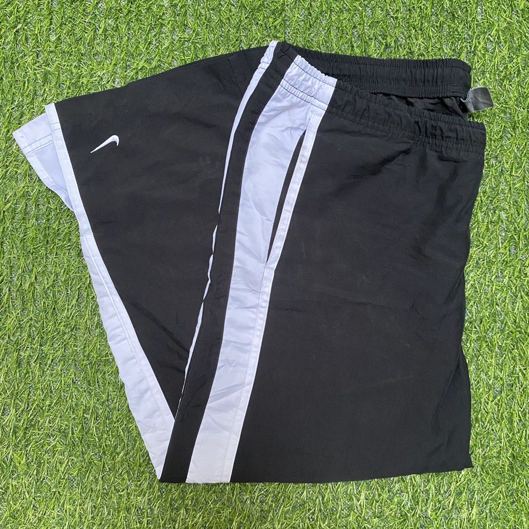 NIKE TRACK PANTS (Category: Joggers) located in Manila. Submitted by trplx (Listing ID 1442909265, Image 1). Description: ‼️FOR SALE‼️ 📍MEET UP AROUND SAN MATEO, MONTALBAN & MARIKINA AREA ONLY OR SHIP VIA LALAMOVE & JNT. MOP: CASH & GCASH ONLY PS: ALL ITEMS ARE NEGOTIABLE (Color May Vary Due to Lighting) 📩 DM FOR MORE INFO. NIKE TRACK PANTS • DIMES: 19x33 (LEG OPENING 9) • CONDITION: 9.5/10 ₱400+SF.
