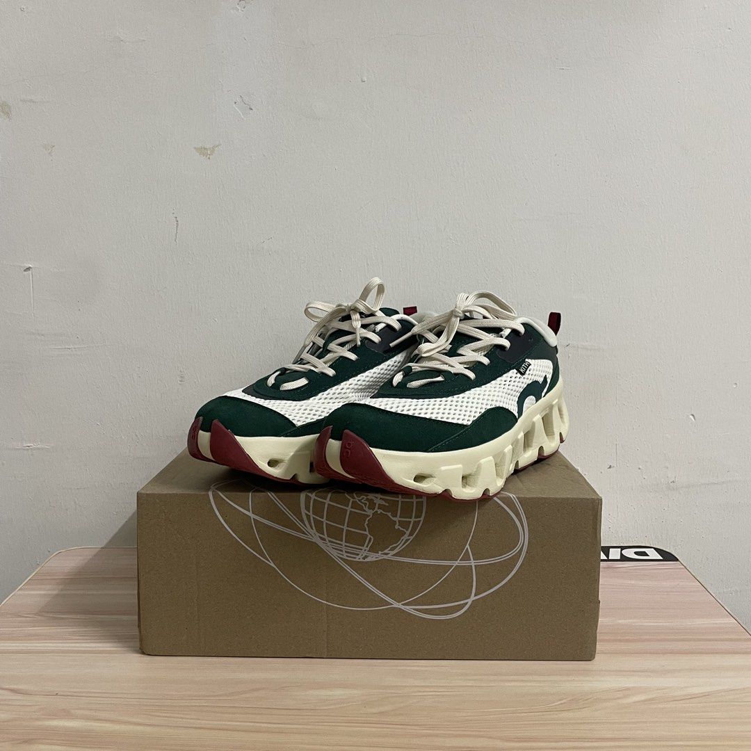 On Cloud Kith (Category: Sneakers) located in Kuala Lumpur. Submitted by reworn.item (Listing ID 1442858076, Image 1). Description: Size : US8 UK7 26CM Condition : Brand New Status : Kopi.