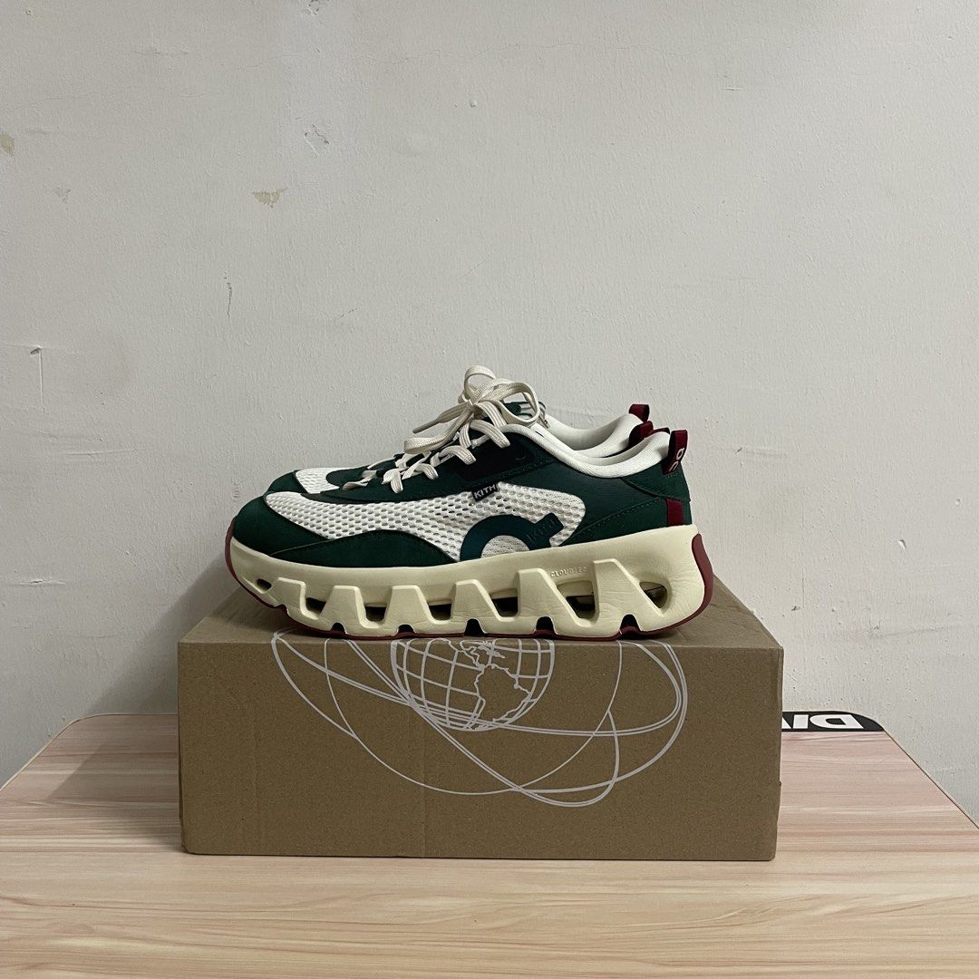 On Cloud Kith (Category: Sneakers) located in Kuala Lumpur. Submitted by reworn.item (Listing ID 1442858076, Image 2). Description: Size : US8 UK7 26CM Condition : Brand New Status : Kopi.