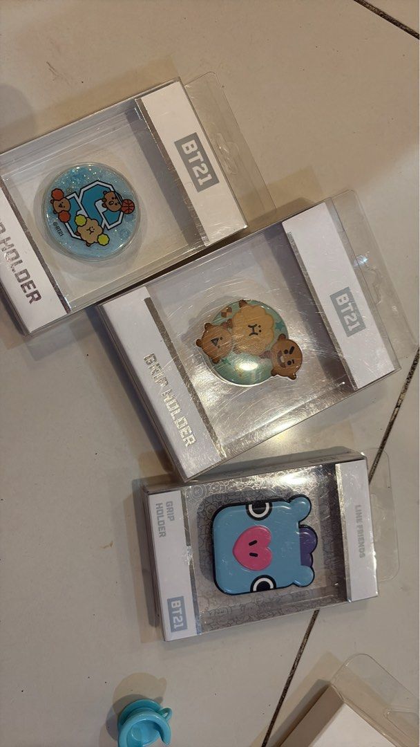Original BTS bt21 Phone Grip Holder (Category: Mounts & Holders) located in Manila. Submitted by itschristnotkris (Listing ID 1442877311, Image 1). Description: .