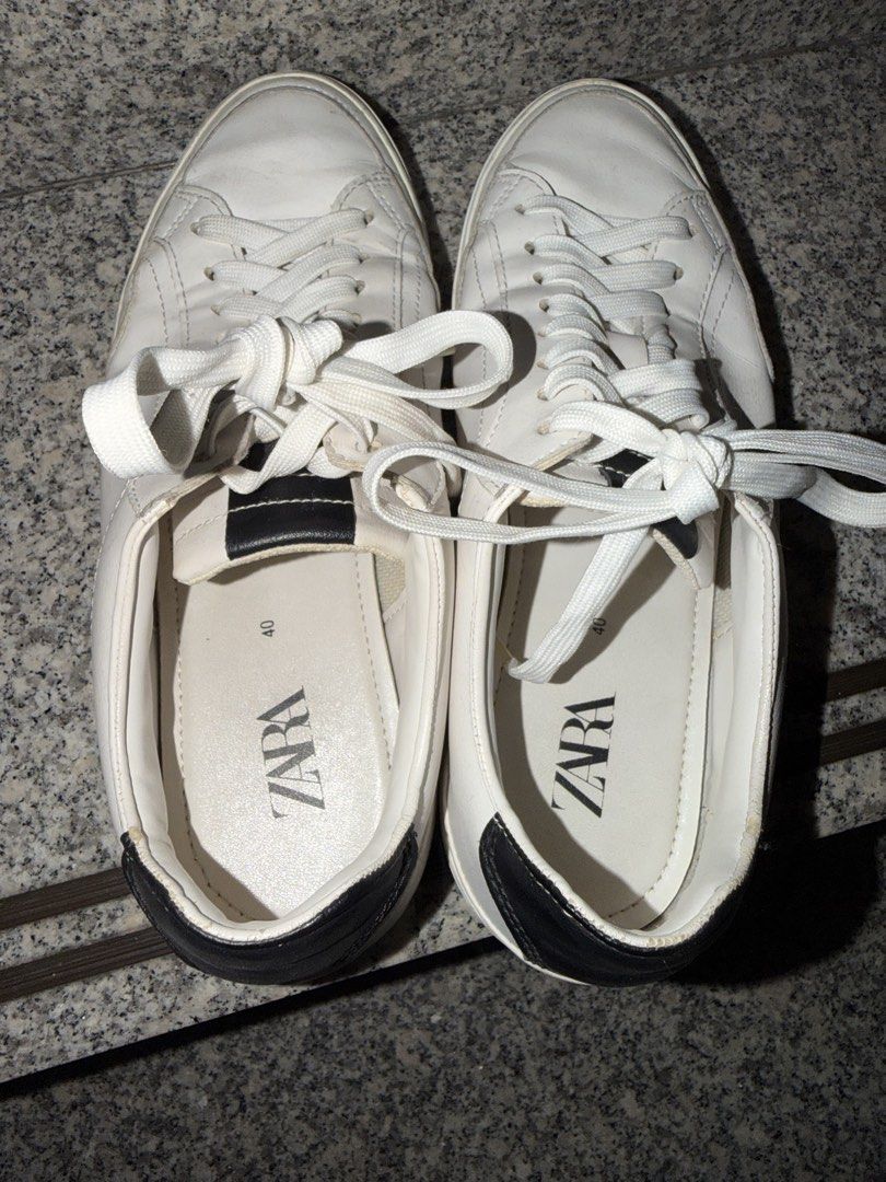 Original Zara (Category: Casual Shoes) located in Quezon City. Submitted by monicacle (Listing ID 1442831083, Image 3). Description: Needs cleaning.