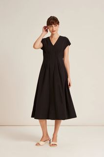 (Category: ) located in . Submitted by dressmeprettyy (Listing ID 1442824628, Image 1). Description: .