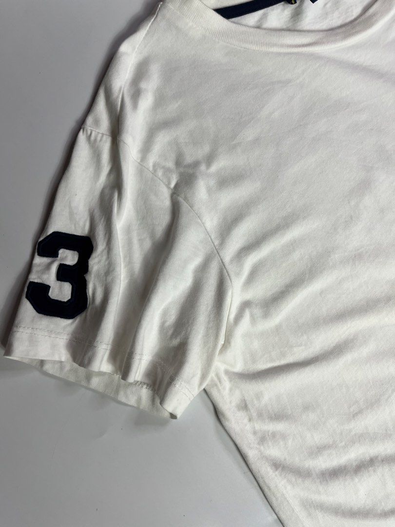 Polo rl (Category: Tshirts & Polo Shirts ) located in Lipa City. Submitted by _thriftitcloud (Listing ID 1442919801, Image 2). Description: 18x25.