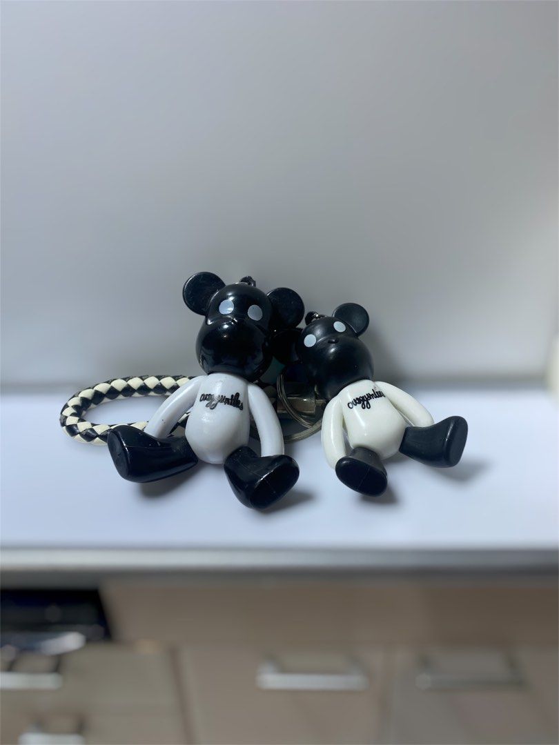 Popobear keychain set (Category: Character Goods) located in Manila. Submitted by blc.iea (Listing ID 1442905662, Image 1). Description: ▪️Preloved Japan Surplus Items. ▪️As is pls manage your expectation ▪️Bawal sa maseselan ▪️Gcash Payment ▪️Courrier J&T only. ▪️No rush shipping📌.