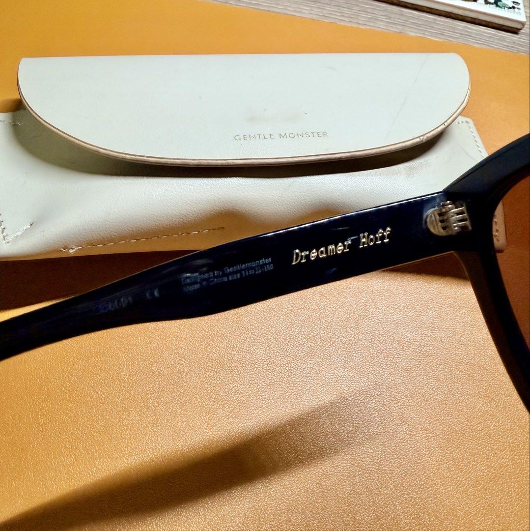 Preloved Gentle Monster Dreamer Hoff Sunglasses (Category: Sunglasses & Eyewear) located in Manila. Submitted by kathsy_16 (Listing ID 1442892729, Image 3). Description: Bought in LS Pascual in Powerplant Mall 2022 even before Gentle Monster opened a store in the Philippines Selling at a very low price from original 15k due to minor scratches and usage smudges through time. The scratches dont affect the vision at all and it is only visible on cer