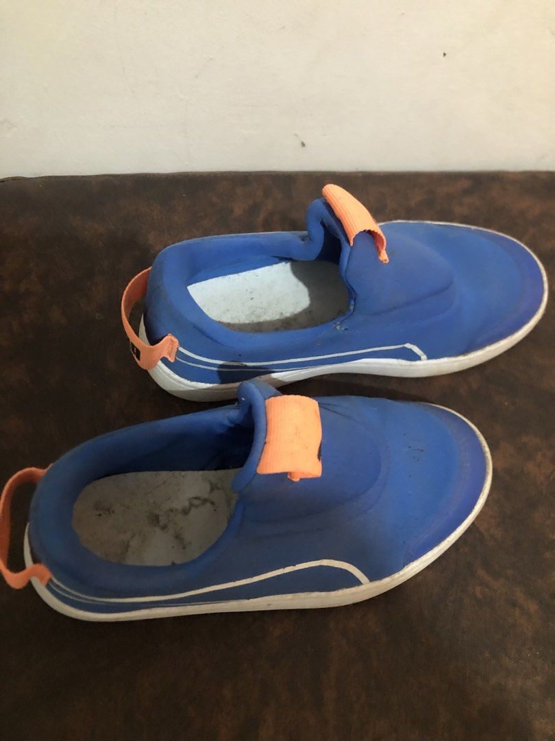 PUMA (Category: Babies & Kids Fashion) located in Aliaga. Submitted by imang_13 (Listing ID 1442737535, Image 3). Description: issue: NAWALA UN PINAKA PADS SA LOOB NG SHOES ✅like new (madumi lang) ✅17cm.