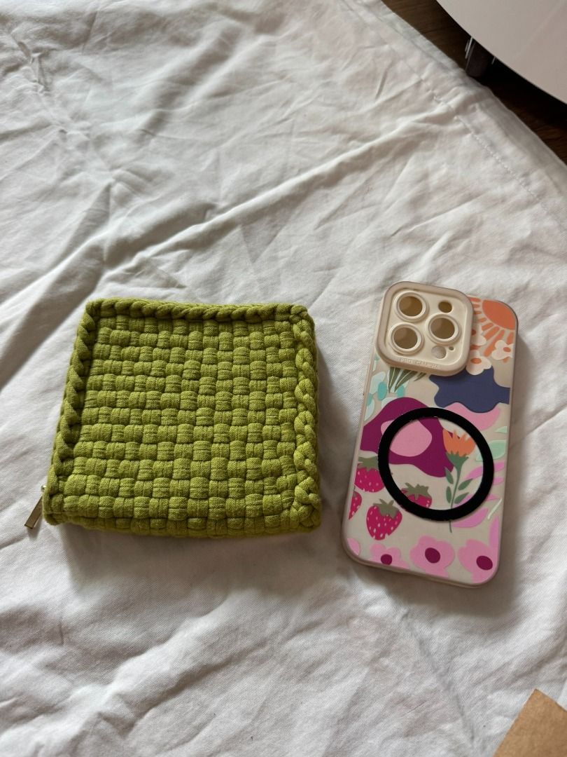 R2R coin purse (Category: Purses & Pouches) located in Taguig. Submitted by ferrycat (Listing ID 1442770625, Image 1). Description: - Cute woven coin pouch - Perfect size for cards or coins - Zipper closure - Lovely green color - Great for organizing small essentials - Never used Tag cloud Harlan & Holden Nook Studio Proudrace Leyende Hiraya Ganap Good Luck Humans Anthill Fabric Gallery Filip + Inna Zarah Juan Tela Ondré Commense Kowtow Kaayo Kim