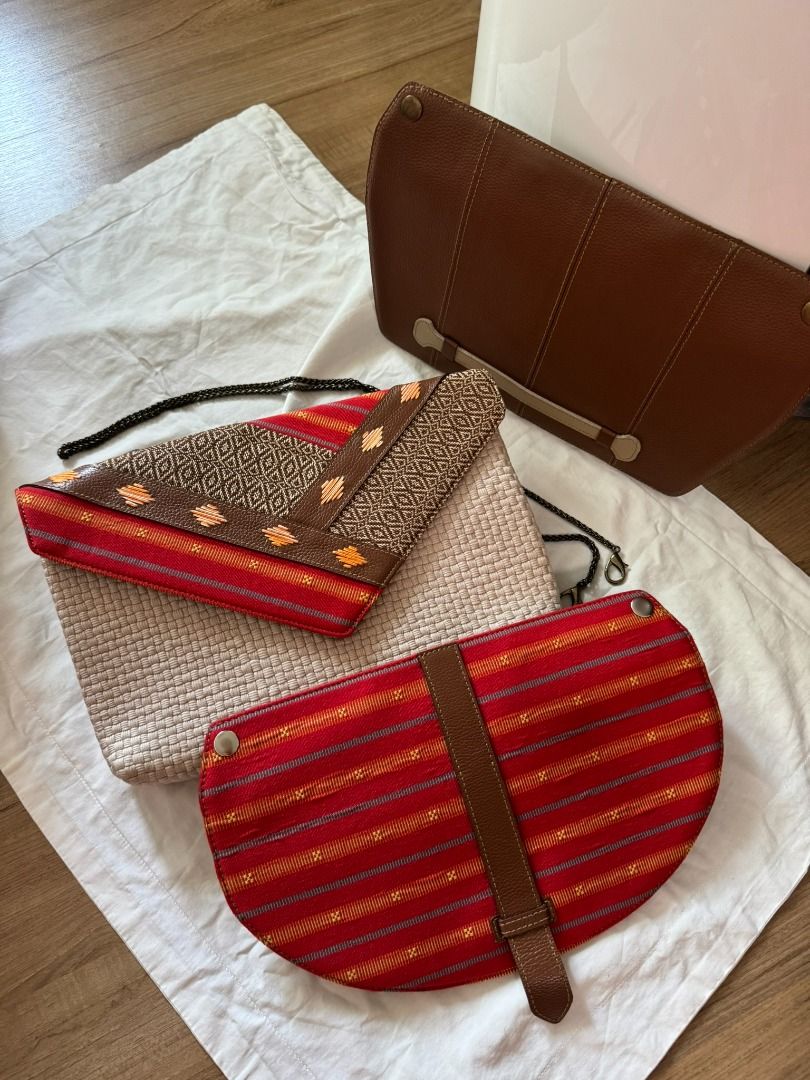 R2R x Anthill Fabric satchel bag changeable flaps (Category: Clutches) located in Taguig. Submitted by ferrycat (Listing ID 1442770289, Image 1). Description: Red woven with interchangeable flaps - Anthill fabric x R2R - Brand: Rags2Riches Never used Tag cloud Harlan & Holden Nook Studio Proudrace Leyende Hiraya Ganap Good Luck Humans Anthill Fabric Gallery Filip + Inna Zarah Juan Tela Ondré Commense Kowtow Kaayo Kimona Kami Lila Collaborative Li