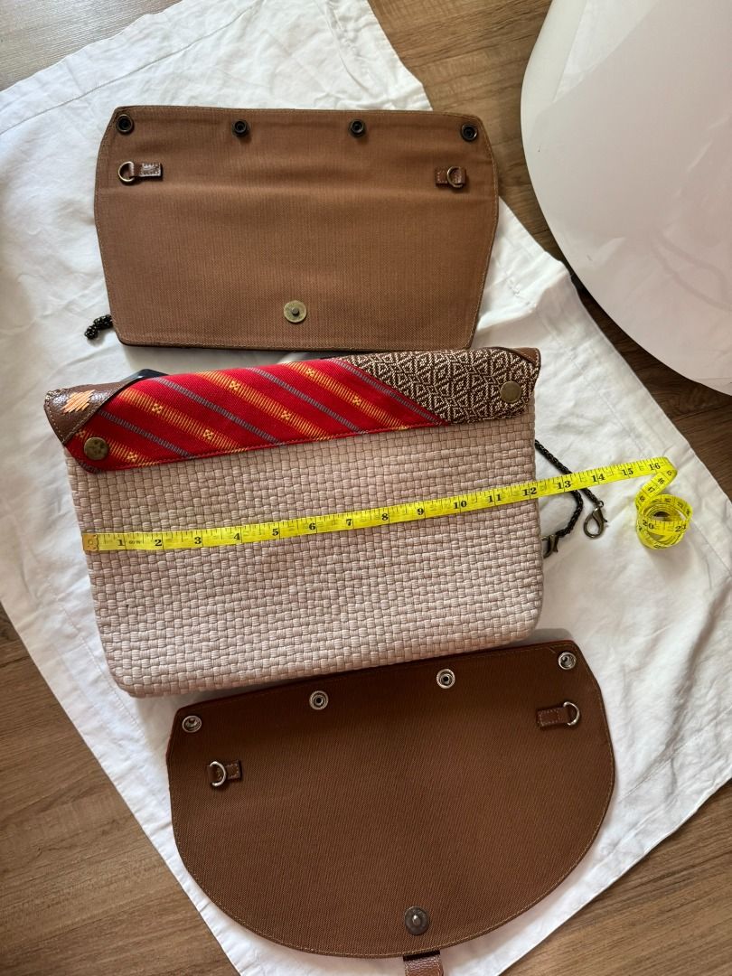 R2R x Anthill Fabric satchel bag changeable flaps (Category: Clutches) located in Taguig. Submitted by ferrycat (Listing ID 1442770289, Image 2). Description: Red woven with interchangeable flaps - Anthill fabric x R2R - Brand: Rags2Riches Never used Tag cloud Harlan & Holden Nook Studio Proudrace Leyende Hiraya Ganap Good Luck Humans Anthill Fabric Gallery Filip + Inna Zarah Juan Tela Ondré Commense Kowtow Kaayo Kimona Kami Lila Collaborative Li