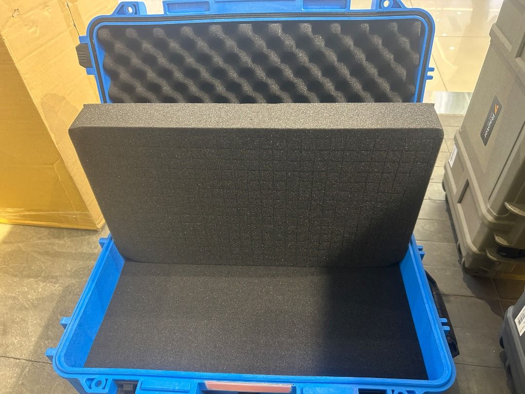 Raptor Blue Protective Hard Case with Wheels and Foam (Category: Cases & Sleeves) located in Caloocan City. Submitted by emm_enable (Listing ID 1442798212, Image 2). Description: - Blue Raptor protective case - Built-in wheels and retractable handle for easy transport - Foam-lined interior for maximum gear protection - Secure latches to keep your items safe - Ideal for cameras, equipment, or valuables needing extra security - Ready for your next 