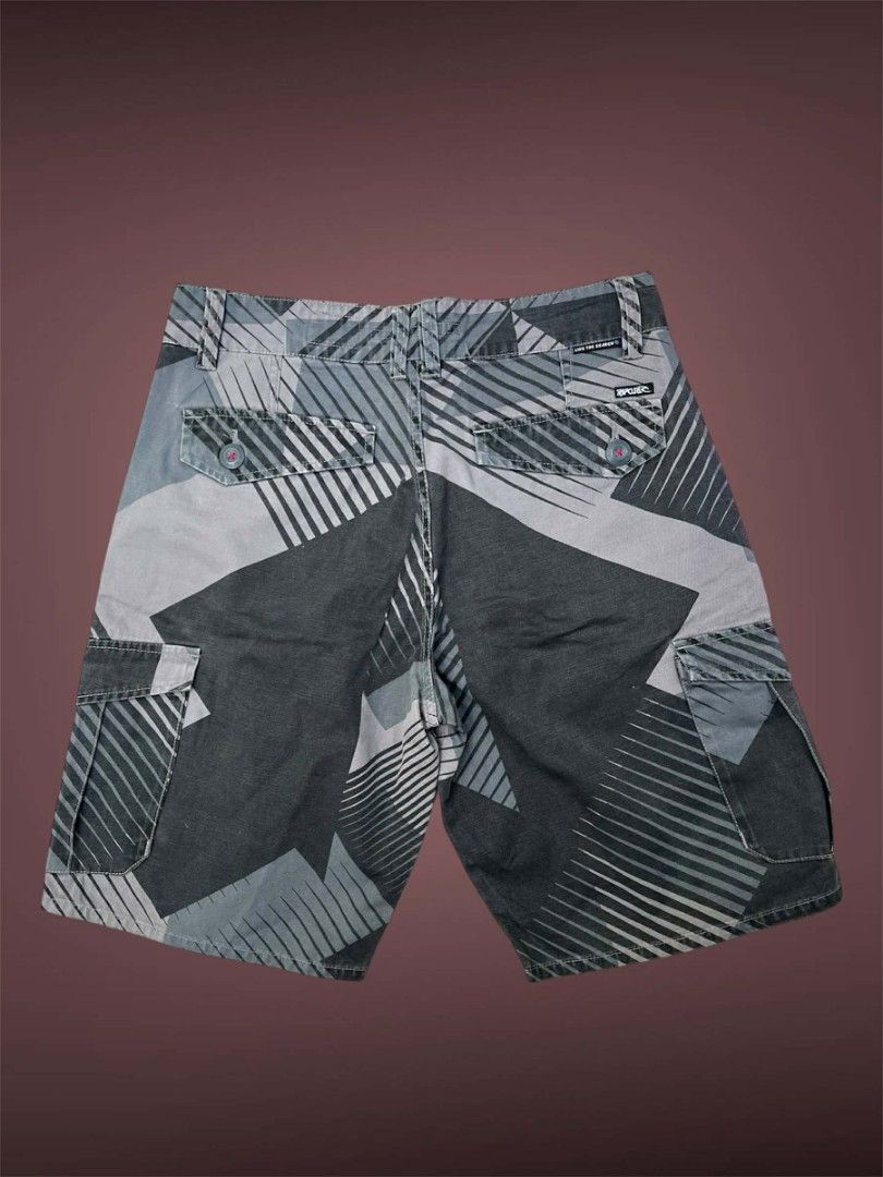 Ripcurl Cargo Shorts (Category: Shorts) located in Manila. Submitted by montillano25396 (Listing ID 1442821986, Image 2). Description: Ripcurl Cargo Shorts Dimes: 33 x 21 x 11 Good Condition Issue: some scratches only.