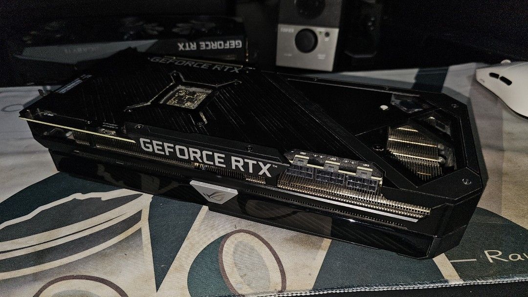 ROG STRIX RTX 3070 Ti GPU477552784767733761
