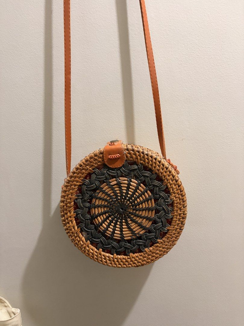 Round Rattan Bag with Leather Strap and Batik Lining (Category: Cross-body Bags) located in Manila. Submitted by elleixr (Listing ID 1442881544, Image 1). Description: please message to inquire for more details MOP: gcash (payo) MOD: lalamove, lbc, grab .
