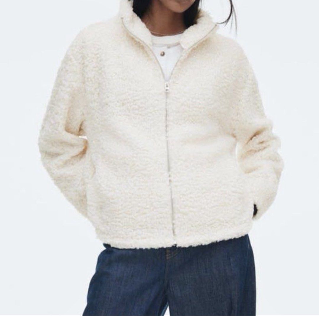 RUSH!! H&M Divided Oversized Teddy Jacket XS Cream (Category: Coats, Jackets and Outerwear) located in Cavite. Submitted by zscknhmiera (Listing ID 1442872345, Image 1). Description: used once only during our hong kong trip bought via zalora app no issues super warm and comfy .