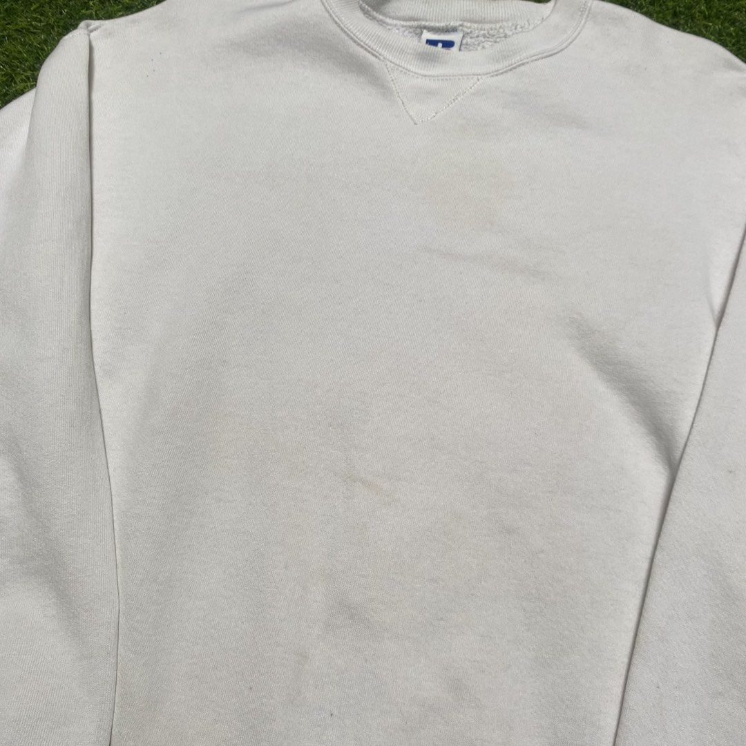 RUSSELL ATHLETICS LONG SLEEVE (Category: Coats, Jackets and Outerwear) located in Manila. Submitted by trplx (Listing ID 1442908846, Image 3). Description: ‼️FOR SALE‼️ 📍MEET UP AROUND SAN MATEO, MONTALBAN & MARIKINA AREA ONLY OR SHIP VIA LALAMOVE & JNT. MOP: CASH & GCASH ONLY PS: ALL ITEMS ARE NEGOTIABLE (Color May Vary Due to Lighting) 📩 DM FOR MORE INFO. RUSSELL ATHLETICS LONG SLEEVE • DIMES: 23x26 • CONDITION: 8/10 • ISSUE: STAINS ₱400+SF.