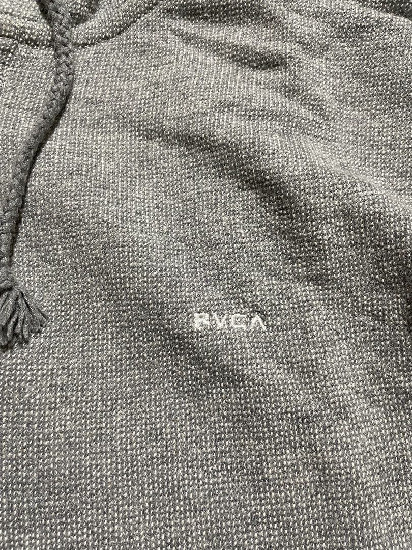 RVCA Henley Hoodie (Category: Hoodies) located in Taguig. Submitted by sellnbustle (Listing ID 1442819876, Image 2). Description: RVCA Henley Hoodie Size Large 23x28.5 Very good condition Authentic - Button-up neckline with drawstrings - Embroidered RVCA logo on chest - Ideal for casual wear.