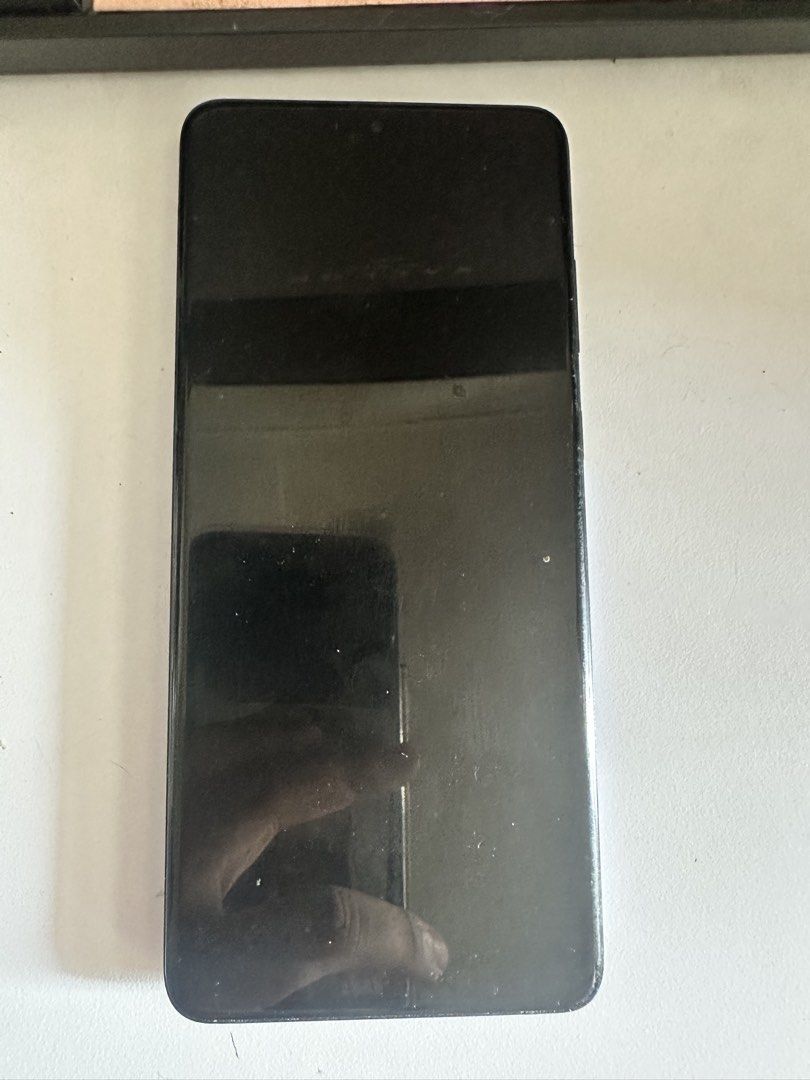 Samsung Galaxy S20+ BTS Edition with Photocards (Category: Samsung) located in Quezon City. Submitted by seudo (Listing ID 1442918308, Image 2). Description: - Samsung Galaxy S20+ BTS Edition - Includes BTS photocards (Jimin, Jin & J-Hope) - 128gb - Issues: broken LCD and battery - Boxes and photocards are like new, no issues - Original boxes and photocards included.