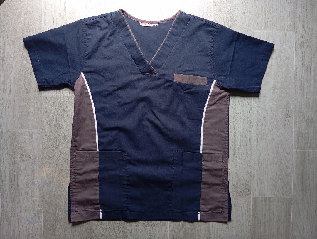 Scrubsuit Cargo Pants (Category: Medical Supplies & Tools) located in Valenzuela. Submitted by priscillanah (Listing ID 1442738031, Image 1). Description: XS on tag Gartered cargo pants Good quality fabric Used for 1 month Minimal flaws at the back of the top (as seen in the picture).