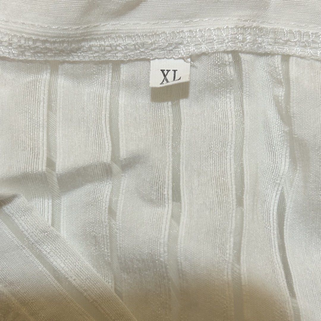 see through white polo long sleeves (XL) (Category: Longsleeves) located in Rodriguez. Submitted by dewyyhhhh (Listing ID 1442866538, Image 2). Description: closet decluttering! shirt is still in excellent condition :) .