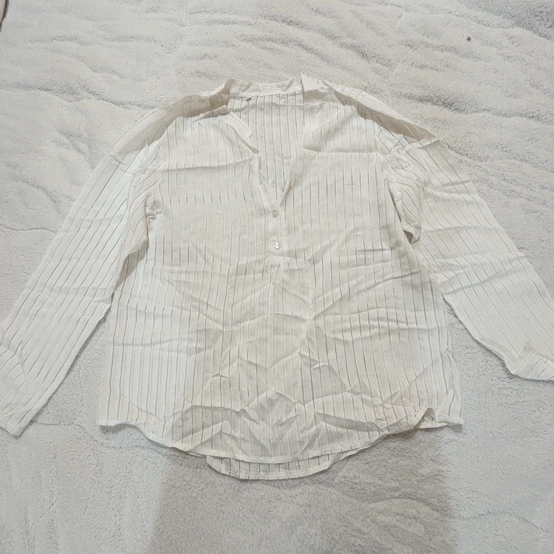 see through white polo long sleeves (XL) (Category: Longsleeves) located in Rodriguez. Submitted by dewyyhhhh (Listing ID 1442866538, Image 1). Description: closet decluttering! shirt is still in excellent condition :) .