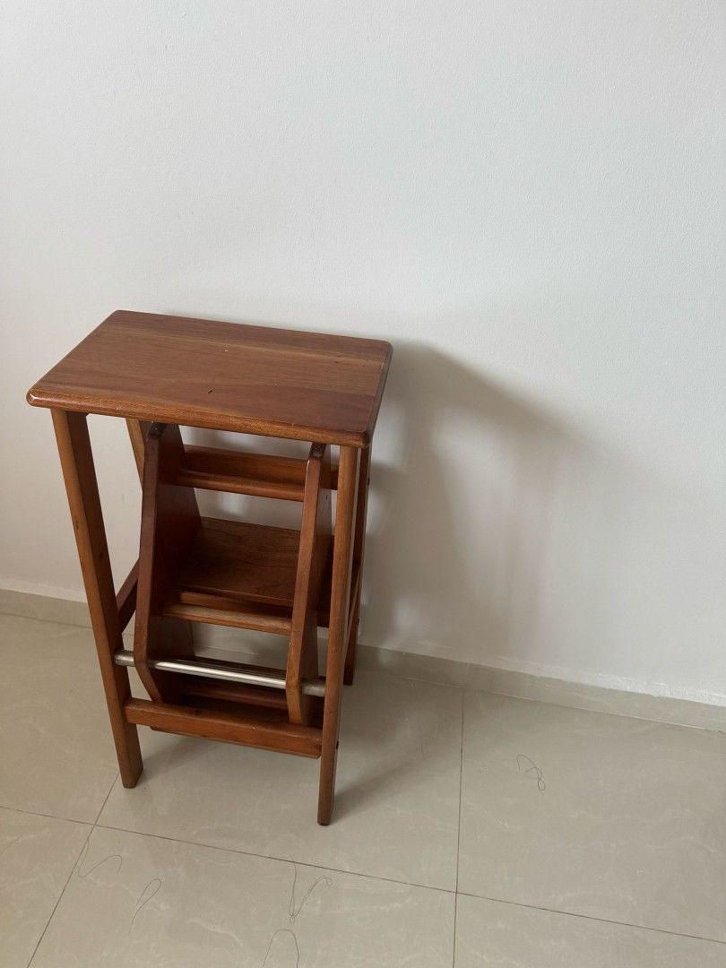 Side Table (Category: Curtains & Blinds) located in Singapore. Submitted by clothsale1992 (Listing ID 1442768734, Image 1). Description: .